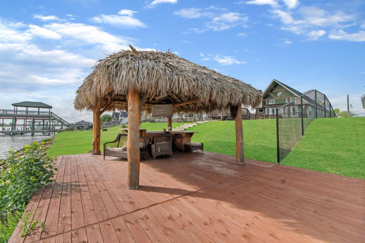 Luxury Waterfront Home Family And Pet Friendly Near Surfside Beach 11 Mins 프리포트 외부 사진