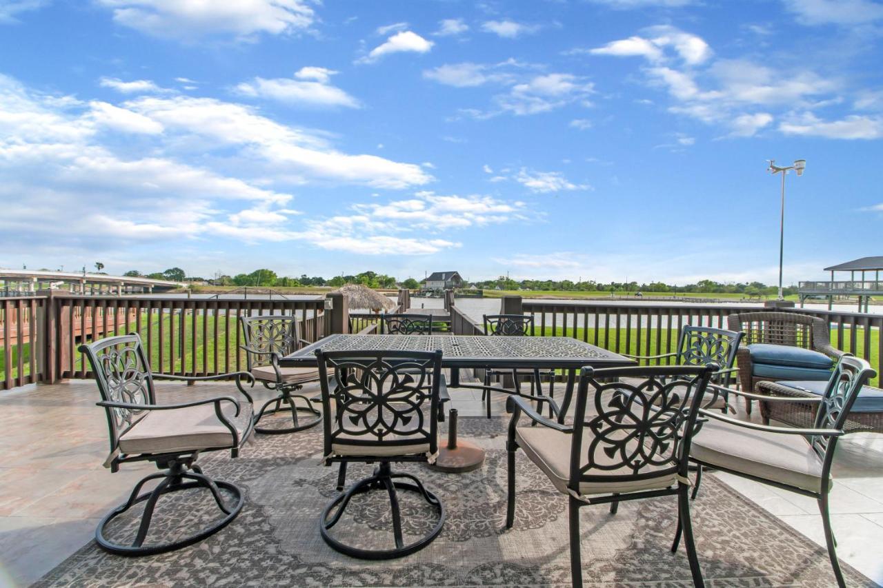 Luxury Waterfront Home Family And Pet Friendly Near Surfside Beach 11 Mins 프리포트 외부 사진