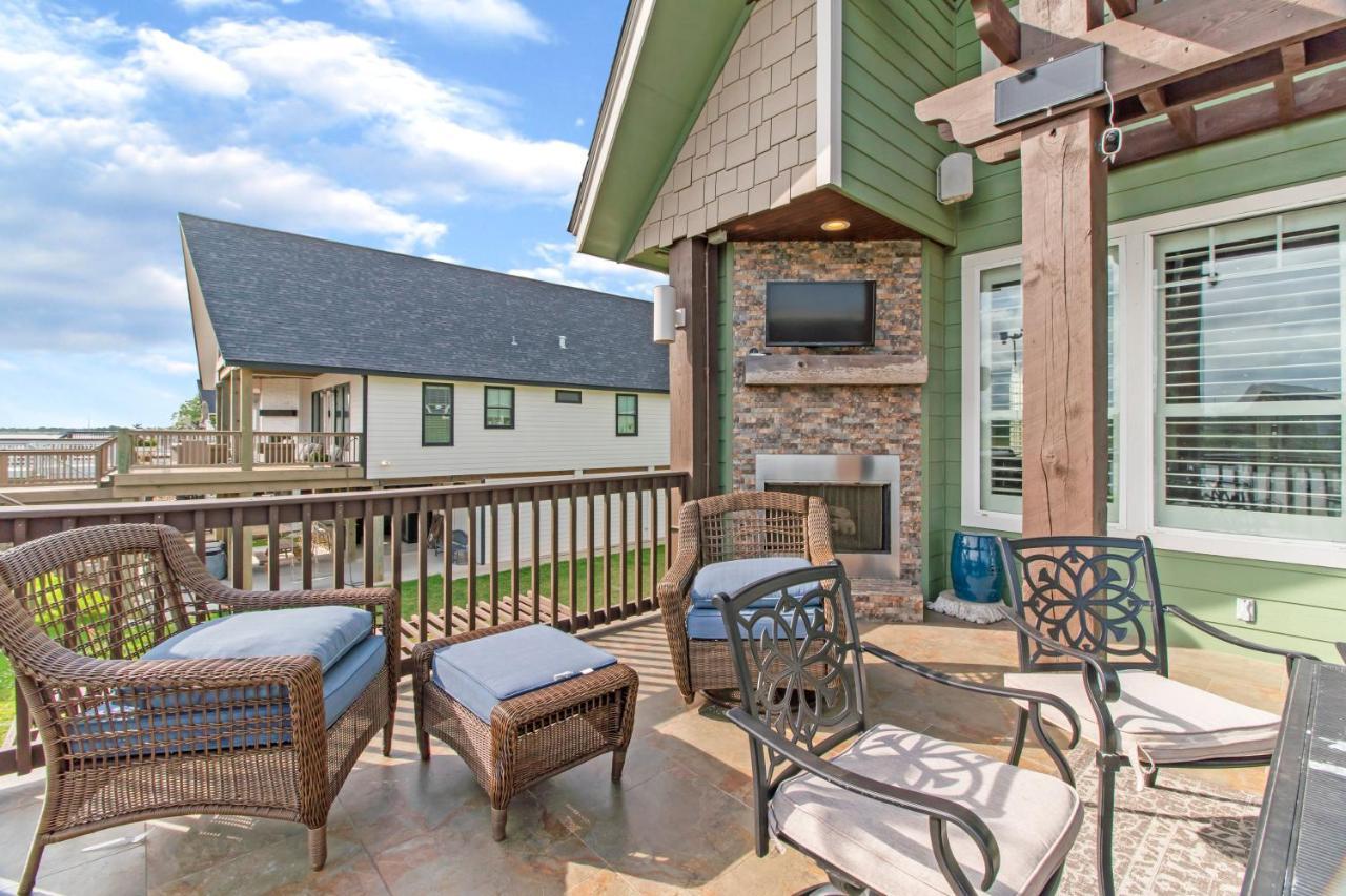 Luxury Waterfront Home Family And Pet Friendly Near Surfside Beach 11 Mins 프리포트 외부 사진