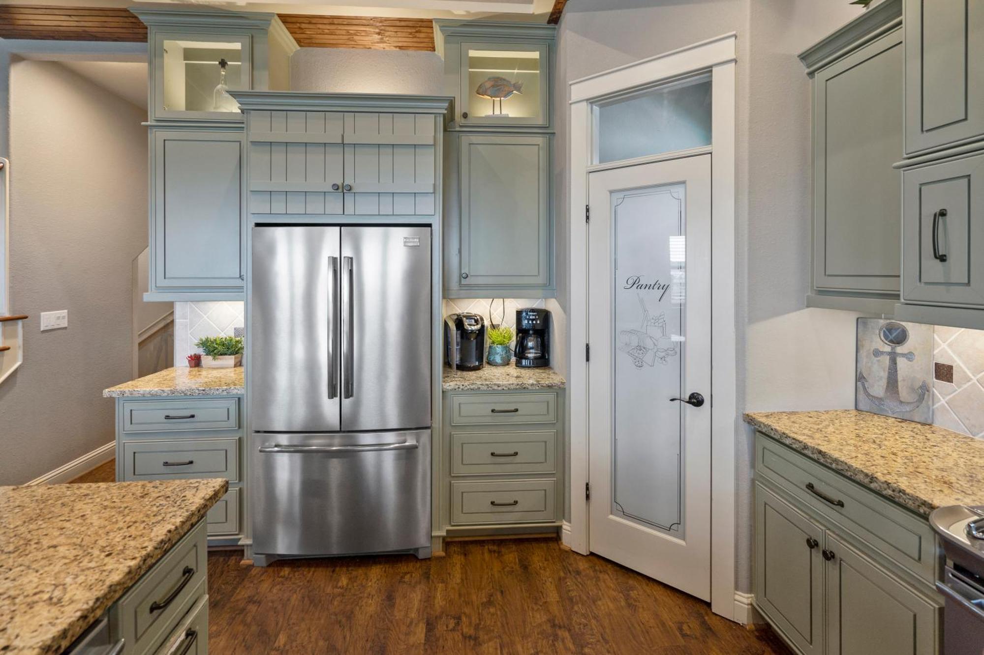 Luxury Waterfront Home Family And Pet Friendly Near Surfside Beach 11 Mins 프리포트 외부 사진