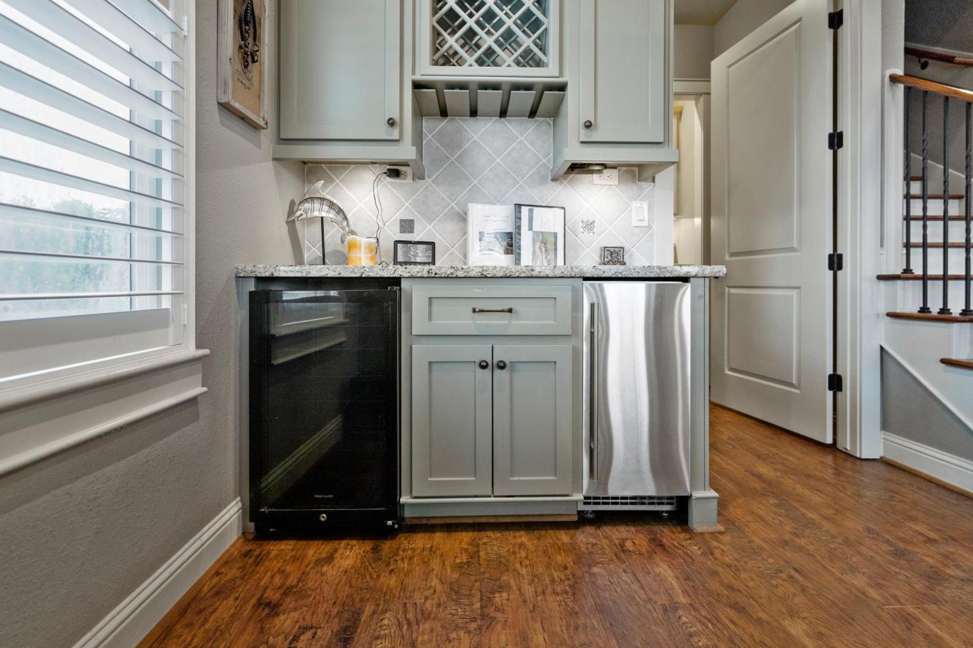 Luxury Waterfront Home Family And Pet Friendly Near Surfside Beach 11 Mins 프리포트 외부 사진