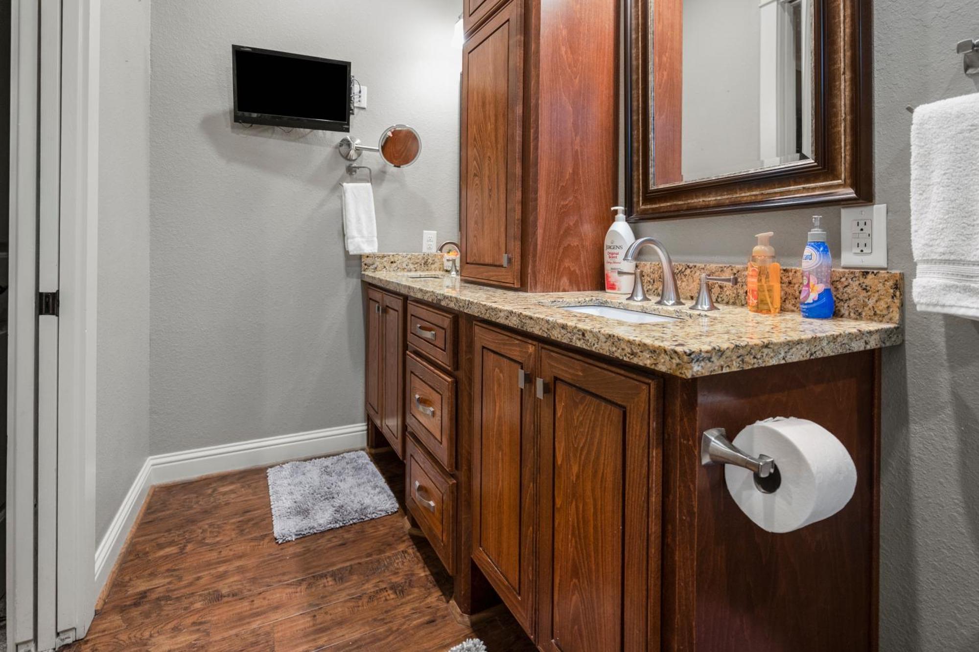 Luxury Waterfront Home Family And Pet Friendly Near Surfside Beach 11 Mins 프리포트 외부 사진