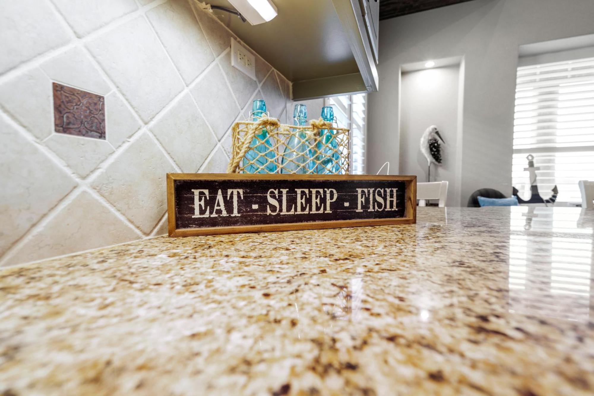 Luxury Waterfront Home Family And Pet Friendly Near Surfside Beach 11 Mins 프리포트 외부 사진